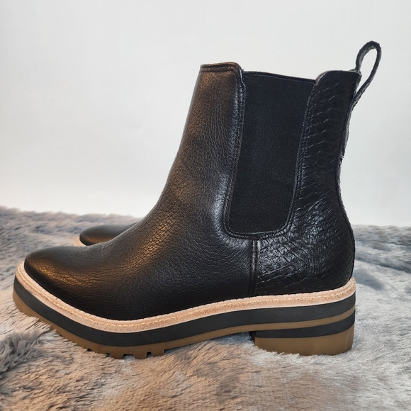 Black Leather Ankle Boot Pontevedra Chelsea Bootie Black Leather Size 8 - Picture 1 of 12